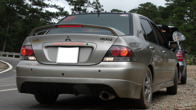Mitsubishi-lancer.jpg Mitsubishi-lancer.jpg