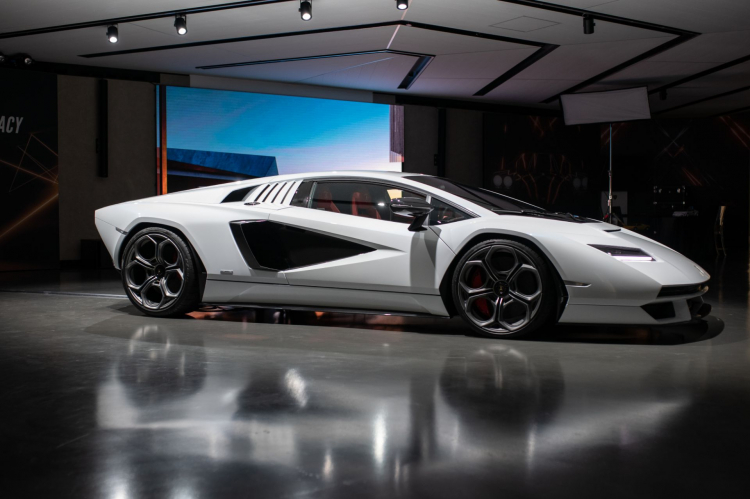 2022-Lamborghini-Countach-LPI-800-4-13.jpg