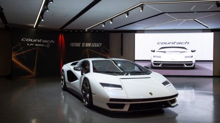 2022-Lamborghini-Countach-LPI-800-4-11.jpg