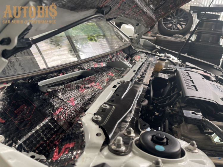 Cách âm chống ồn cho xe với vật liệu Vibrofiltr - Dr Artex | Toyota Camry 2020