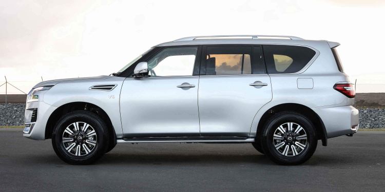 Ảnh thực tế Nissan Patrol Nismo 2021: SUV cỡ lớn "kỳ phùng địch thủ" Land Cruiser