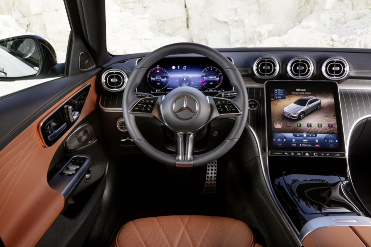 Mercedes-Benz C-Class All Terrain 2022 ra mắt: Gầm cao hơn, đa dụng hơn