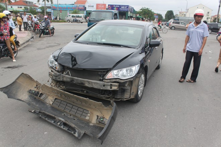 Camry chịu va đập ngang thế nào và chỉ số an toàn của Camry VN?