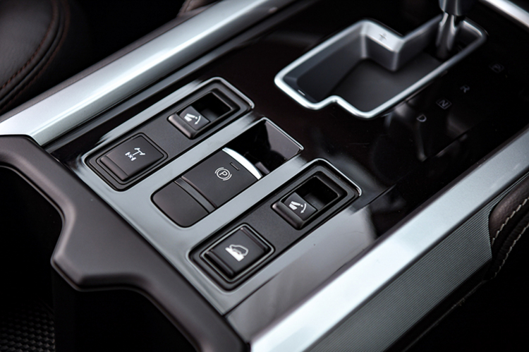 OS_NISSAN -14.jpg OS_NISSAN -14.jpg