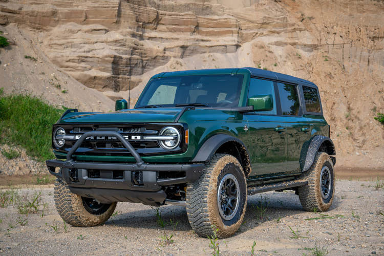 2022-Ford-Bronco-Erutption-Green-3.jpg