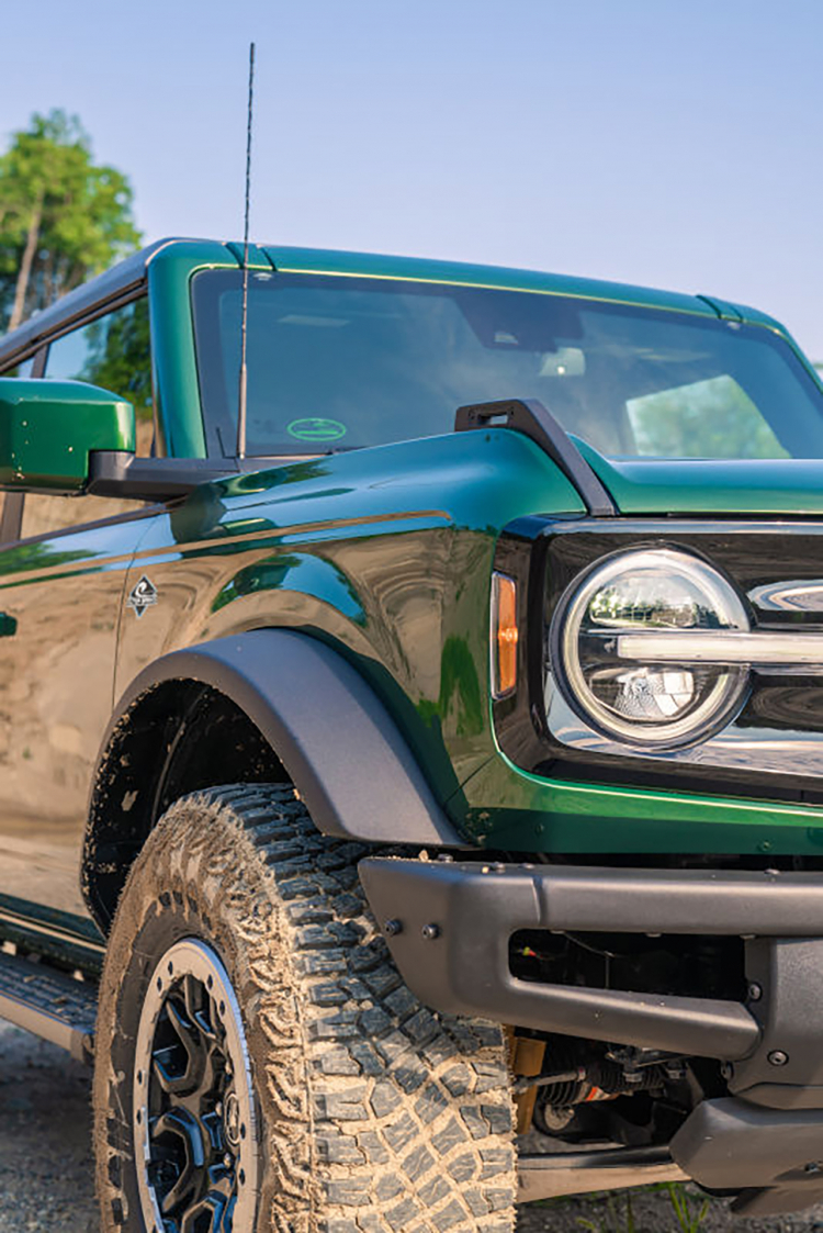 2022-Ford-Bronco-Erutption-Green-5.jpg