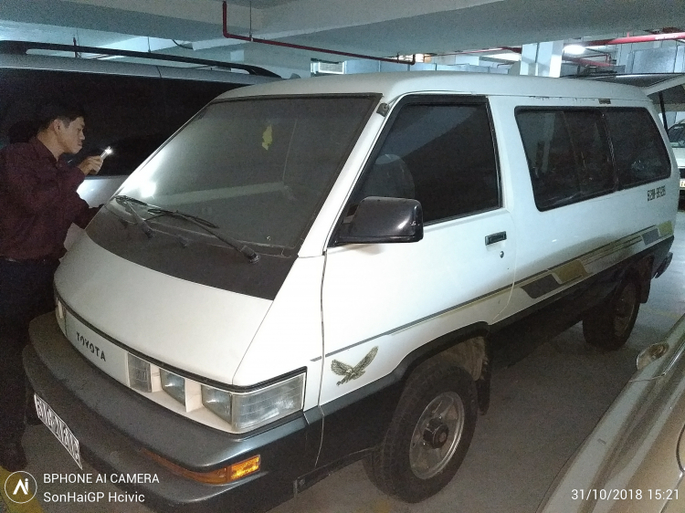 Nâng cấp Toyota Van LE đời 1987 trở thành ‘’căn nhà’’ di động để đi khắp Việt Nam