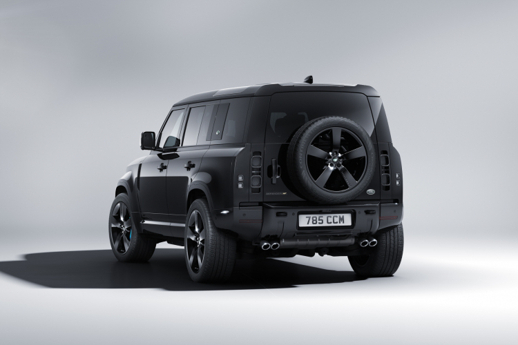 2021-Land-Rover-Defender-V8-Bond-Edition-5.jpg