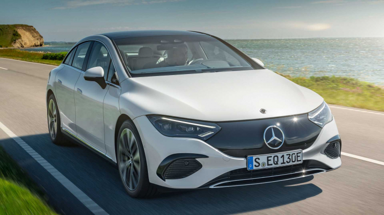 Mercedes EQE 2022 ra mắt: tầm hoạt động lên đến 660 km, đối đầu Tesla Model S