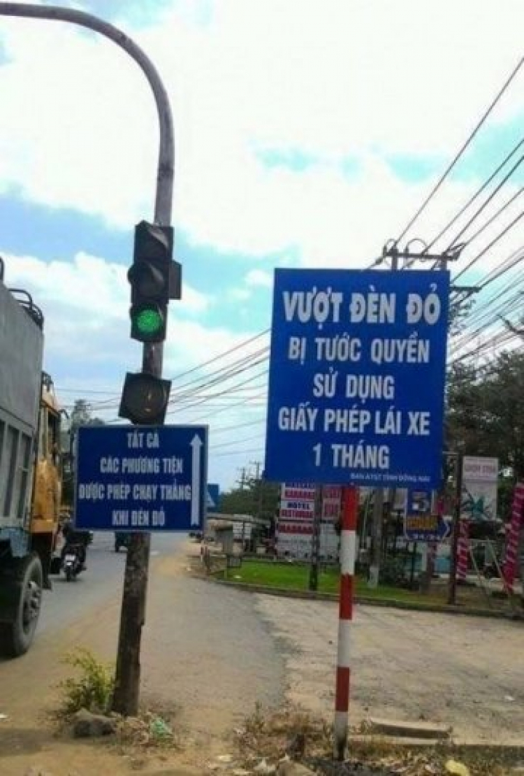 Vượt đèn đỏ...giam bằng