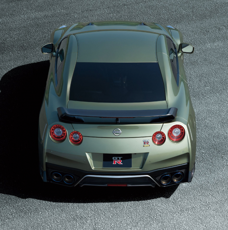 2022-Nissan-GT-R-JDM-7.jpg