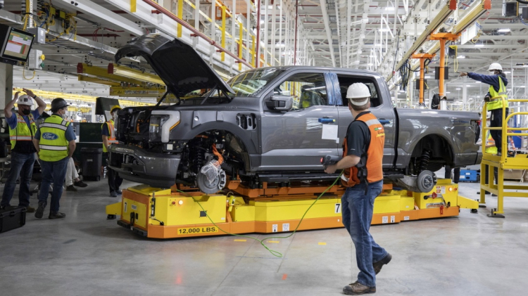 2022-Ford-F-150-Lightning-preproduction-3.jpg 2022-Ford-F-150-Lightning-preproduction-3.jpg