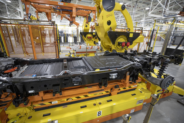 2022-Ford-F-150-Lightning-preproduction-5.jpg 2022-Ford-F-150-Lightning-preproduction-5.jpg