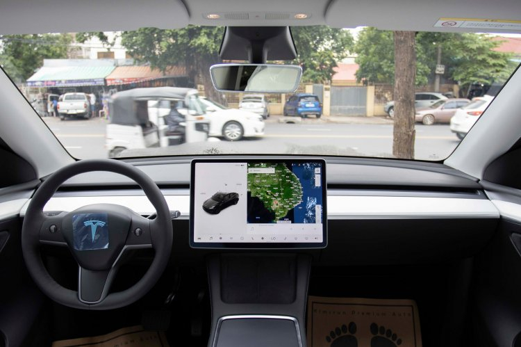 Đại lý tư nhân ở Campuchia mạnh tay nhập lô xe Tesla Model 3 và Model Y, giá không hề rẻ Đại lý tư nhân ở Campuchia mạnh tay nhập lô xe Tesla Model 3 và Model Y, giá không hề rẻ