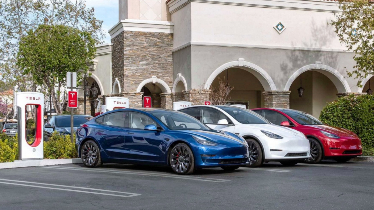 10 mẫu xe điện bán nhanh nhất: Tesla Model 3 vượt qua "vua doanh số" của Trung Quốc