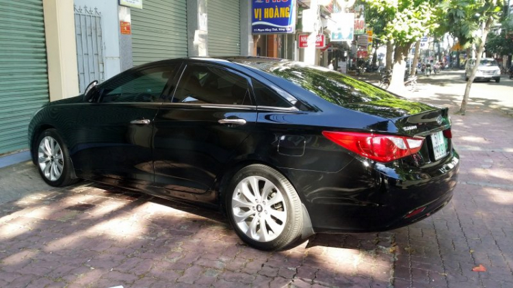 Nhà em vầy, corolla-altis lùi vô được không?