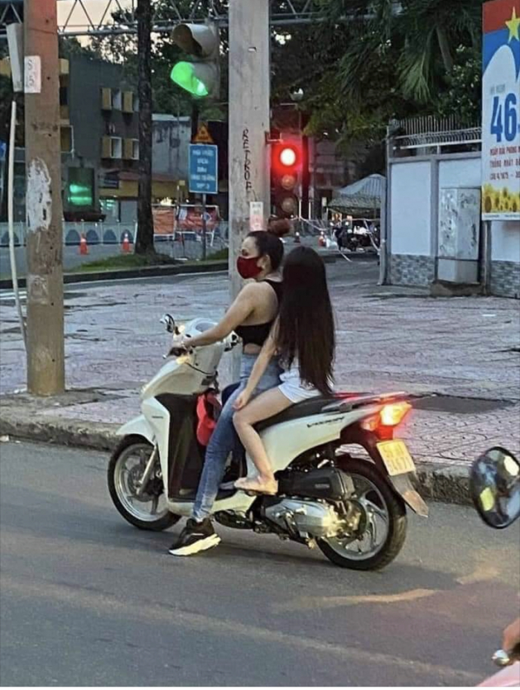 Khi xe ra khỏi công trường ở Nhật Bản và so sánh với ở Việt Nam Khi xe ra khỏi công trường ở Nhật Bản và so sánh với ở Việt Nam