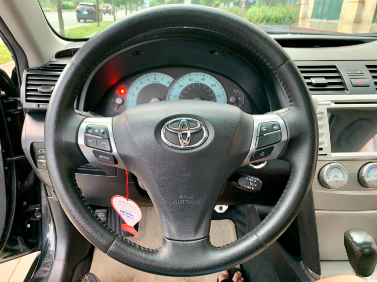 Lăn bánh 10 năm, Toyota Camry SE nhập Mỹ chào giá khiến số đông phải “quay xe”