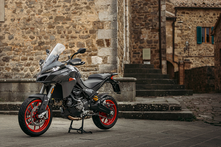 2022-Ducati-Multistrada-V2-and-V2S-17.jpeg