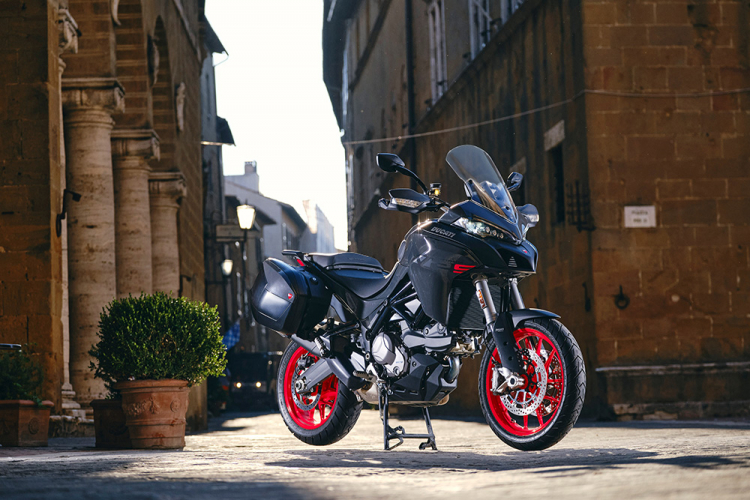 2022-Ducati-Multistrada-V2-and-V2S-16.jpeg