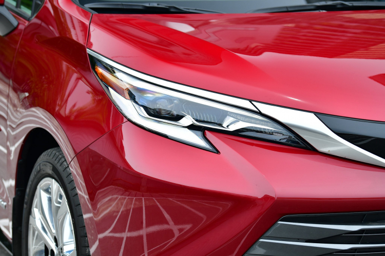 Toyota SIENNA Platinum 2021 nhập khẩu mới chính hãng