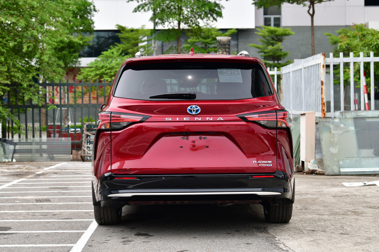 Toyota SIENNA Platinum 2021 nhập khẩu mới chính hãng