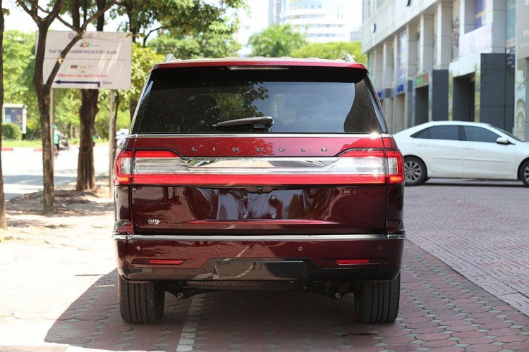 Lincoln Navigator Black Label 2021, nhập khậu mới chính hãng