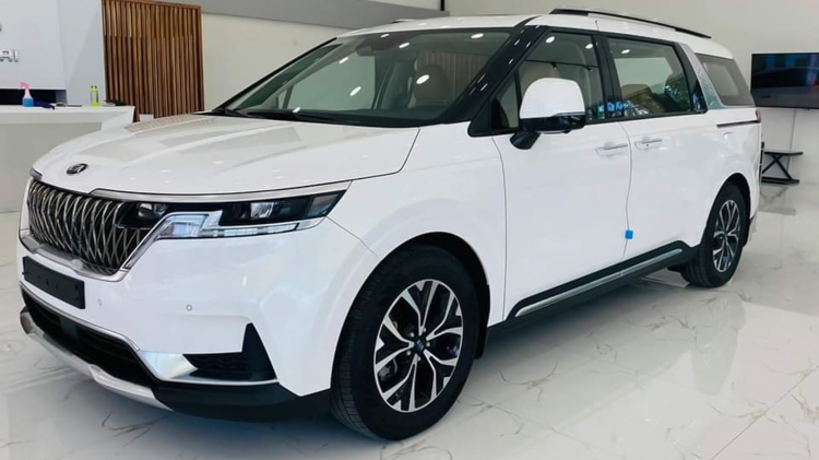 Thông số và trang bị trên Kia Sedona 2022.jpg Thông số và trang bị trên Kia Sedona 2022.jpg