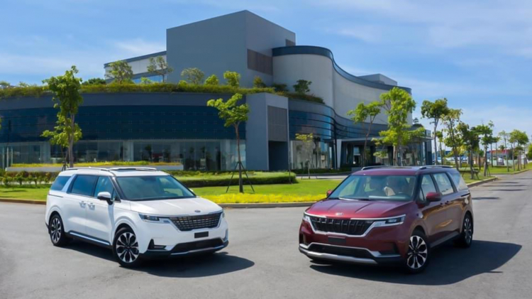 Kia Sedona 2022 lắp ráp tại Việt Nam lộ ảnh trước ngày ra mắt, vẫn sử dụng logo cũ