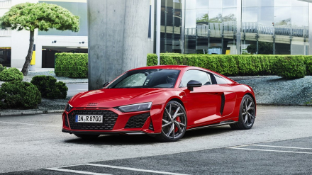 2022-Audi-R8-V10-Performance-RWD-14.jpg