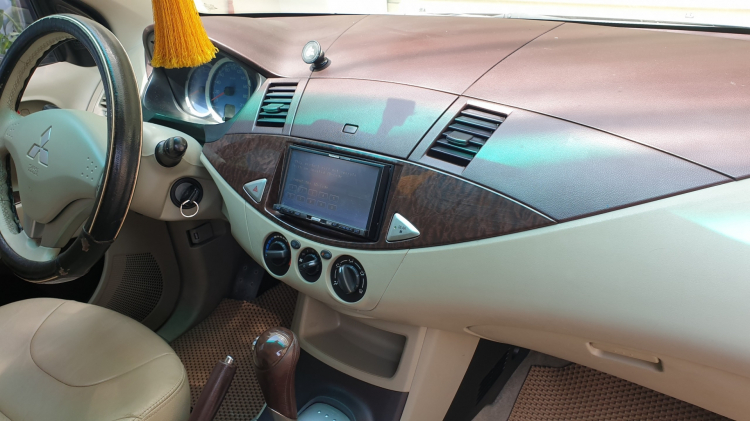 Nội thất Mitsubishi Zinger Nội thất Mitsubishi Zinger
