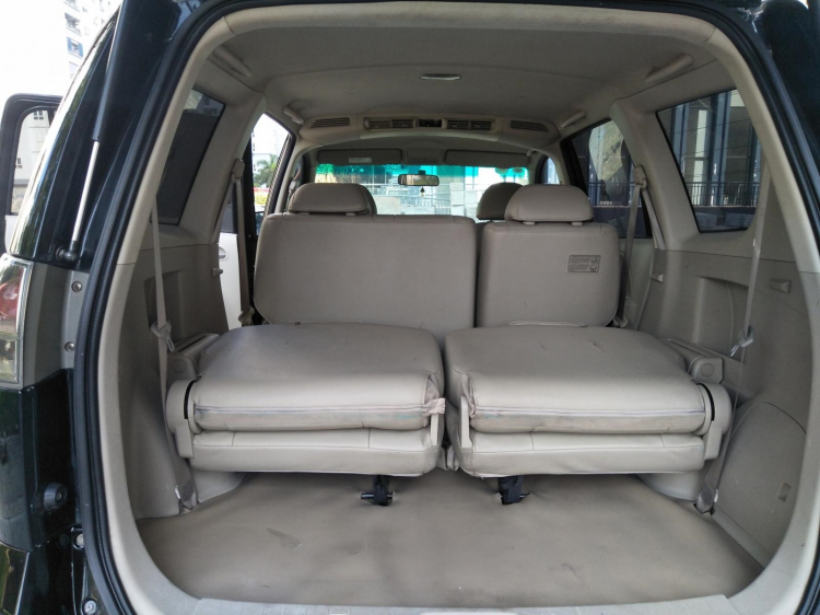Hàng ghế thứ ba của Mitsubishi Zinger Hàng ghế thứ ba của Mitsubishi Zinger