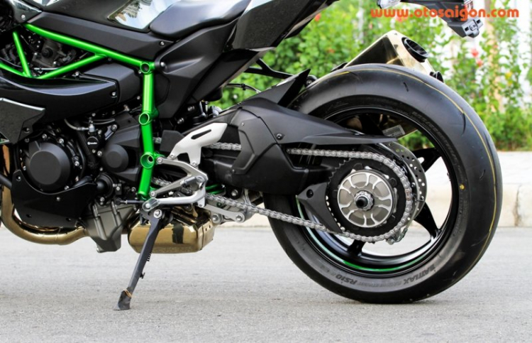 Vẻ đẹp của mô tô tiền tỷ Kawasaki Ninja H2