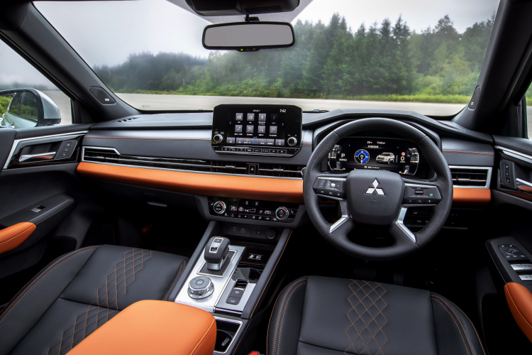 2022-Mitsubishi-Outlander-PHEV-4.jpg 2022-Mitsubishi-Outlander-PHEV-4.jpg