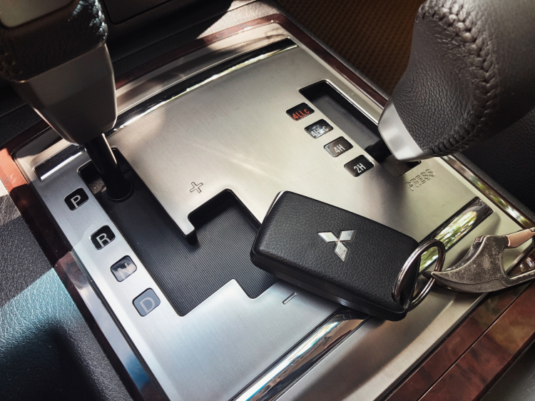Mitsubishi Pajero đời 2016 có giá hơn 1,4 tỷ đồng, lựa chọn dành cho người sành SUV Nhật Mitsubishi Pajero đời 2016 có giá hơn 1,4 tỷ đồng, lựa chọn dành cho người sành SUV Nhật