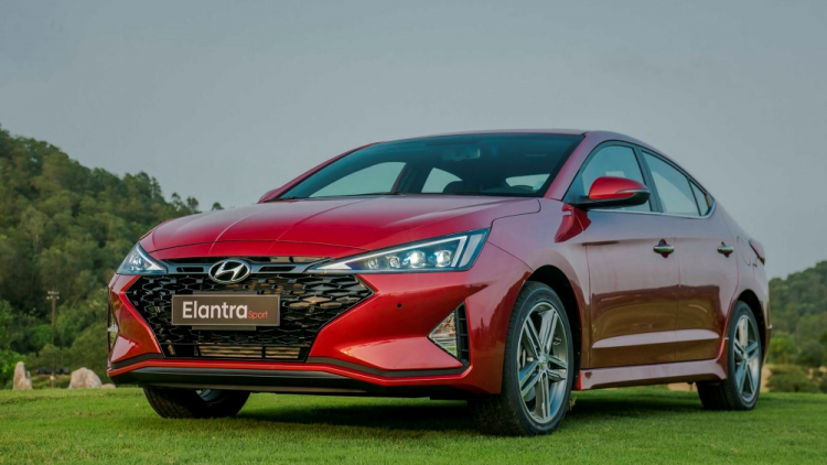 Xe hạng C Hyundai Elantra