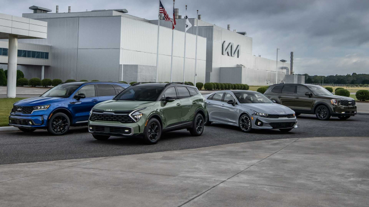 kia-sportage-and-other-kias.jpg kia-sportage-and-other-kias.jpg