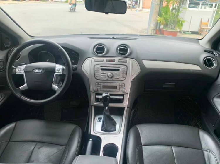 Nội thất Ford Mondeo