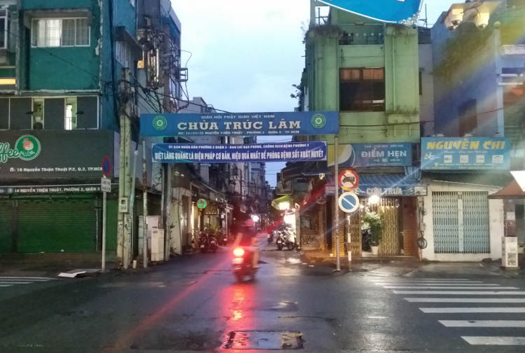 10 tỷ mua nhà nhỏ ở gần trung tâm như Q3 hay mua cccc? 10 tỷ mua nhà nhỏ ở gần trung tâm như Q3 hay mua cccc?