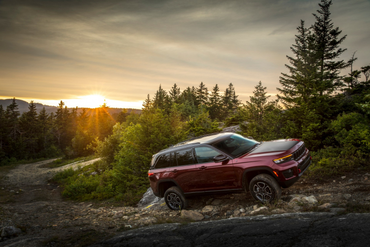 2022-Jeep-Grand-Cherokee-24.jpg 2022-Jeep-Grand-Cherokee-24.jpg