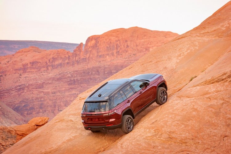 2022-Jeep-Grand-Cherokee-20.jpg 2022-Jeep-Grand-Cherokee-20.jpg