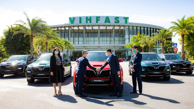 VinFast xuất khẩu xe sang Lào