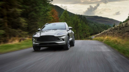 aston-martin-dbx-straight-six-2021.jpg