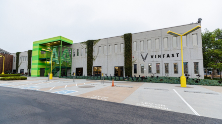 pic 2 VinFast HQ Exterior.jpg