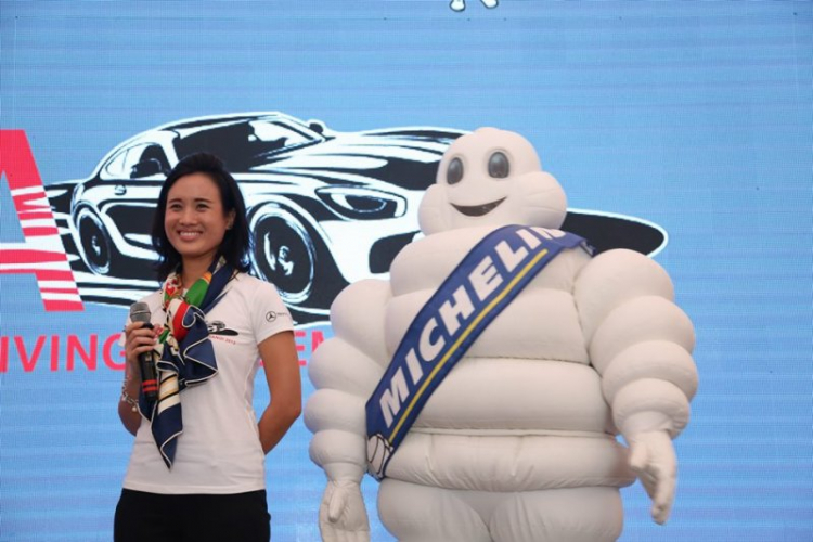 Michelin đồng hành cùng Mercedes huấn luyện kĩ năng lái xe an toàn