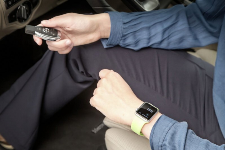 Đồng hồ Apple có thể đồng bộ với xe Mercedes-Benz