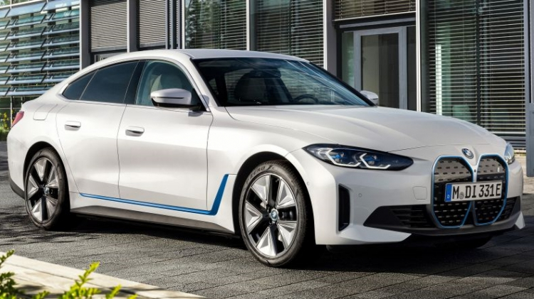 2021-BMW-i4-eDrive40-8-850x445.jpg