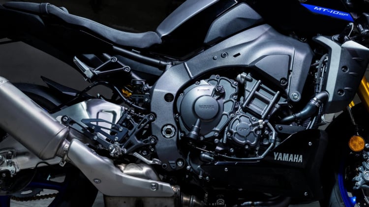 2021-Yamaha-MT-10SP-Europe-16.jpg