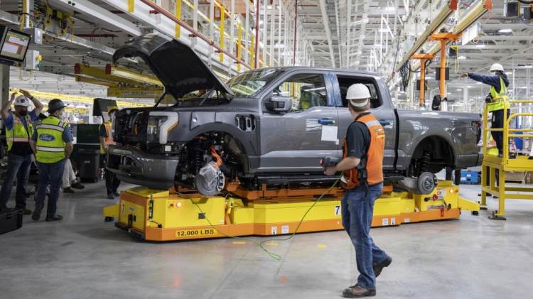 2022-Ford-F-150-Lightning-preproduction-3.jpg 2022-Ford-F-150-Lightning-preproduction-3.jpg
