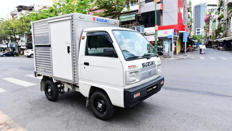 Giá xăng tăng mạnh, vẫn “rủng rỉnh” khi chạy tải nhẹ Suzuki
